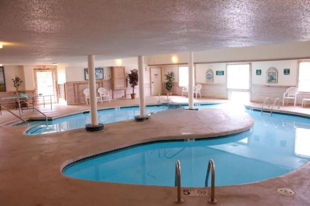 Hotel Baymont By Wyndham Mequon Milwaukee Area Exterior foto