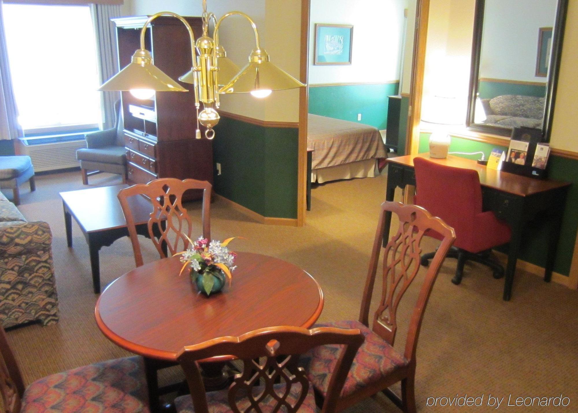 Hotel Baymont By Wyndham Mequon Milwaukee Area Habitación foto